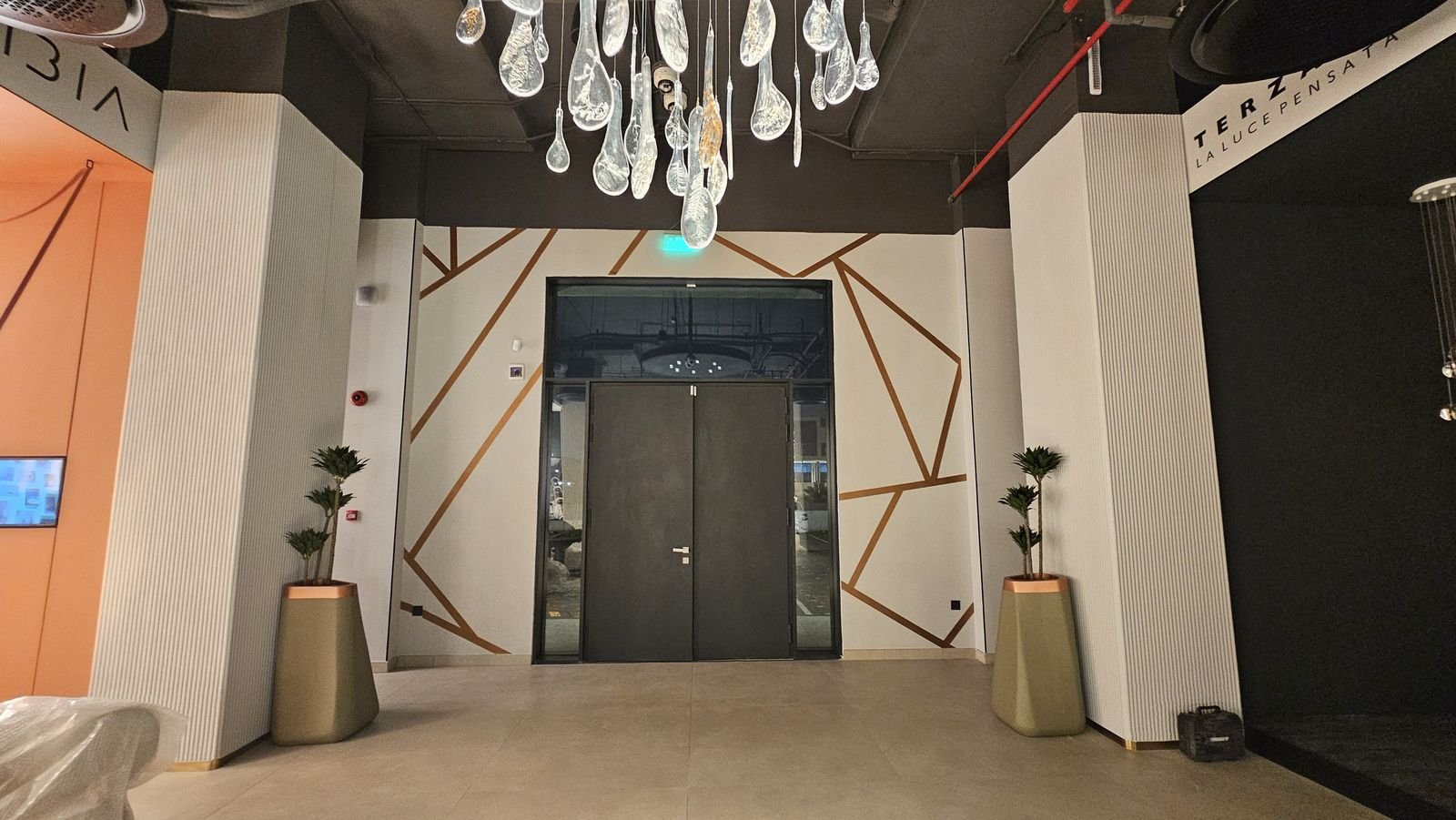 جرافيك جدار وباب